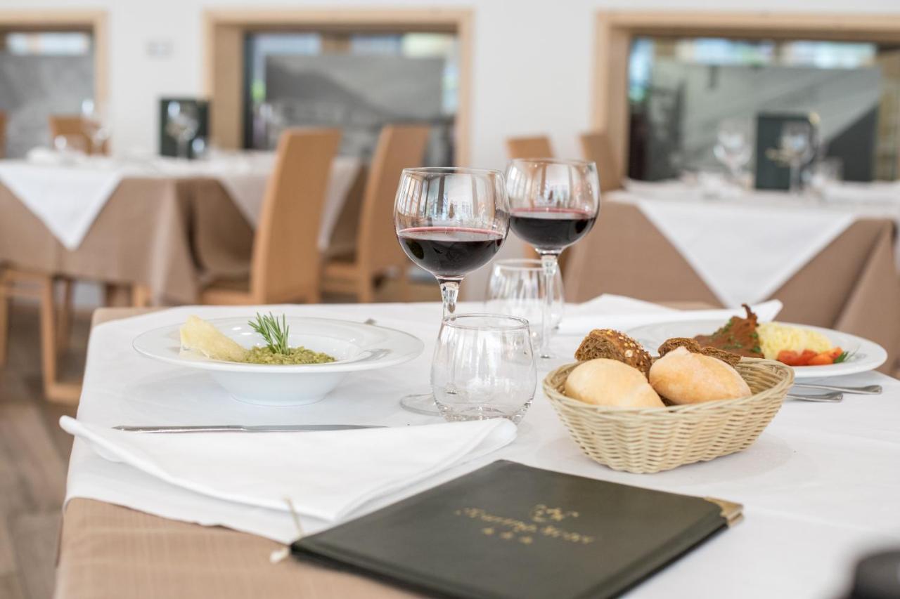 Hotel Touring Predazzo Ngoại thất bức ảnh