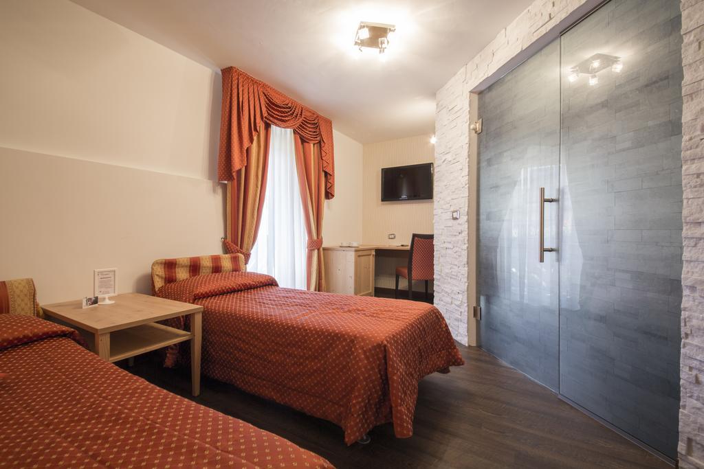 Hotel Touring Predazzo Phòng bức ảnh