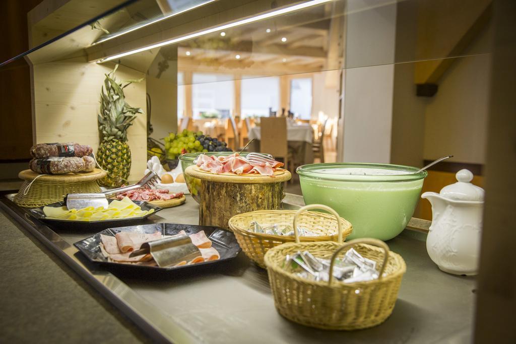 Hotel Touring Predazzo Ngoại thất bức ảnh