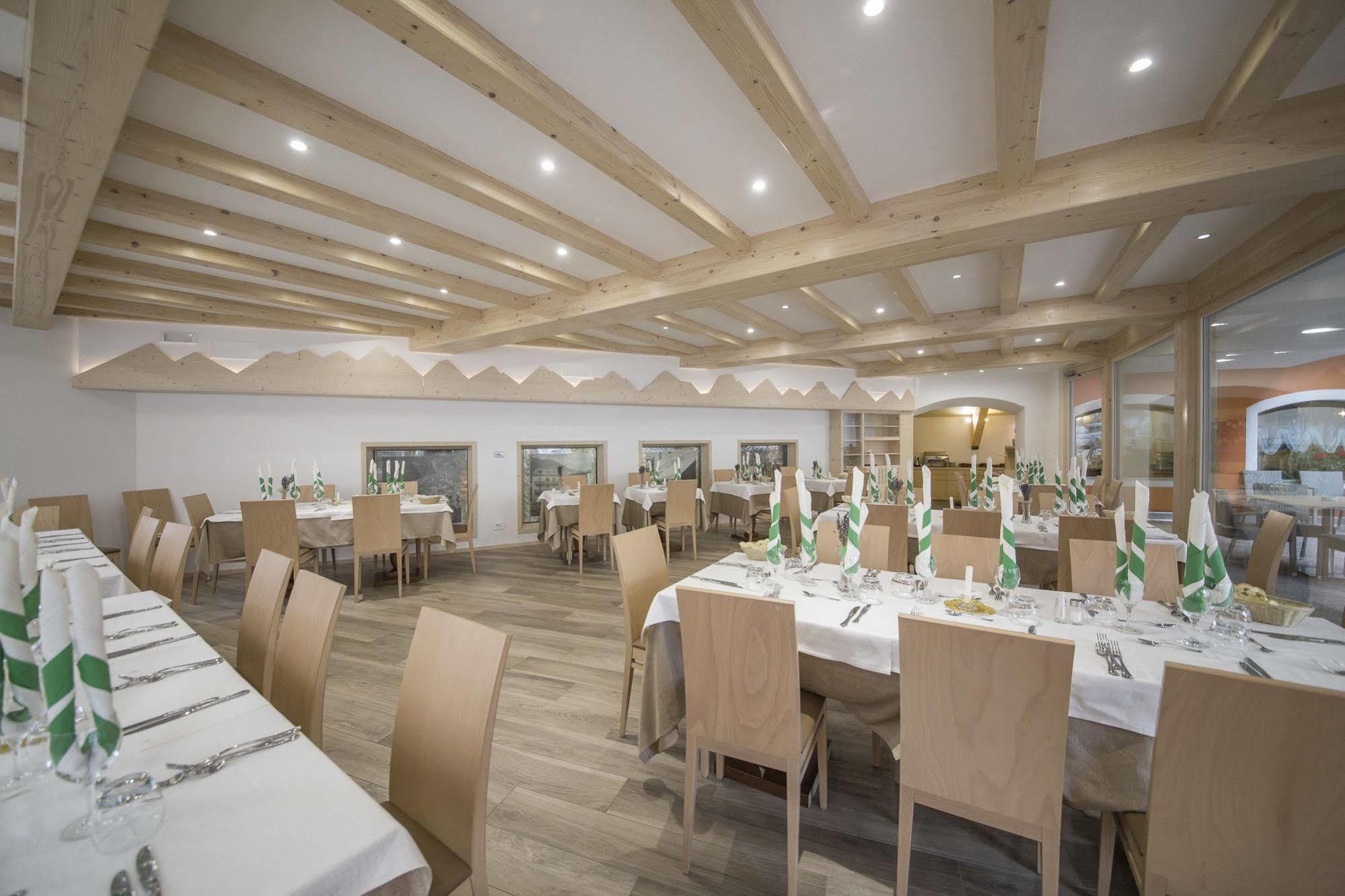 Hotel Touring Predazzo Ngoại thất bức ảnh