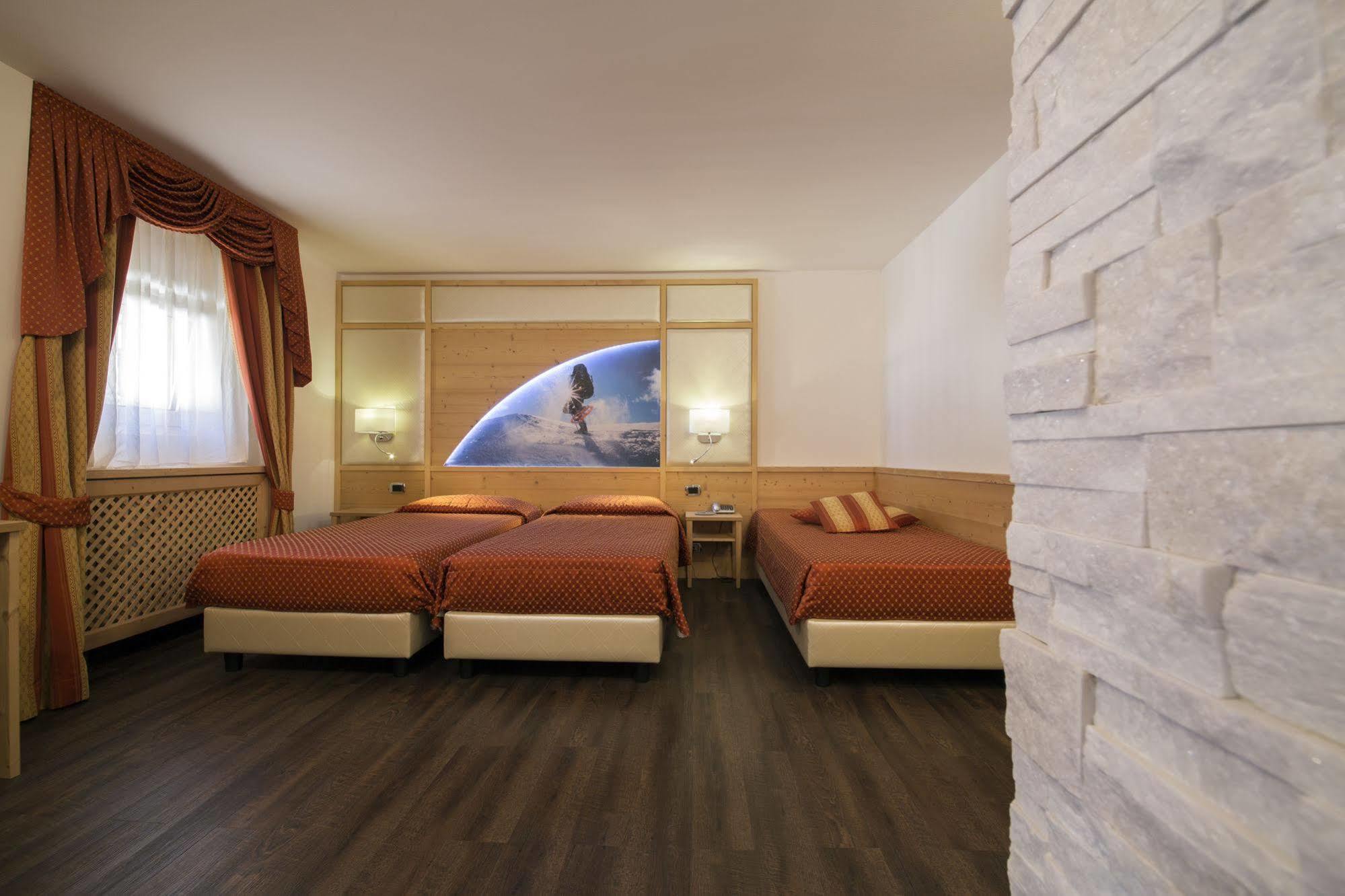 Hotel Touring Predazzo Ngoại thất bức ảnh